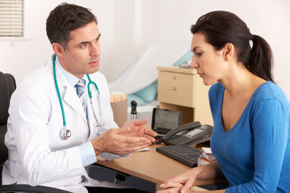 A doctor interviews a benzodiazepine addict with withdrawal symptoms who has enrolled in a benzo detox program