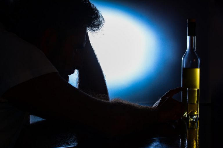 Delirium tremens Locura alcohólica DR VOROBJEV