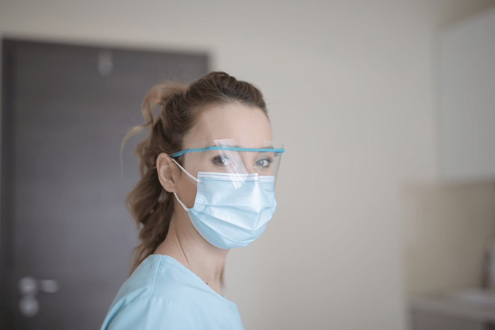 Medicinski radnik u ustanovi za lečenje zavisnosti.